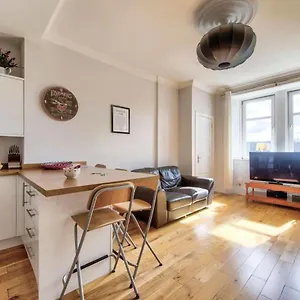 https://easter-road-1bed-by-guestready.edinburghhotelsuk.org