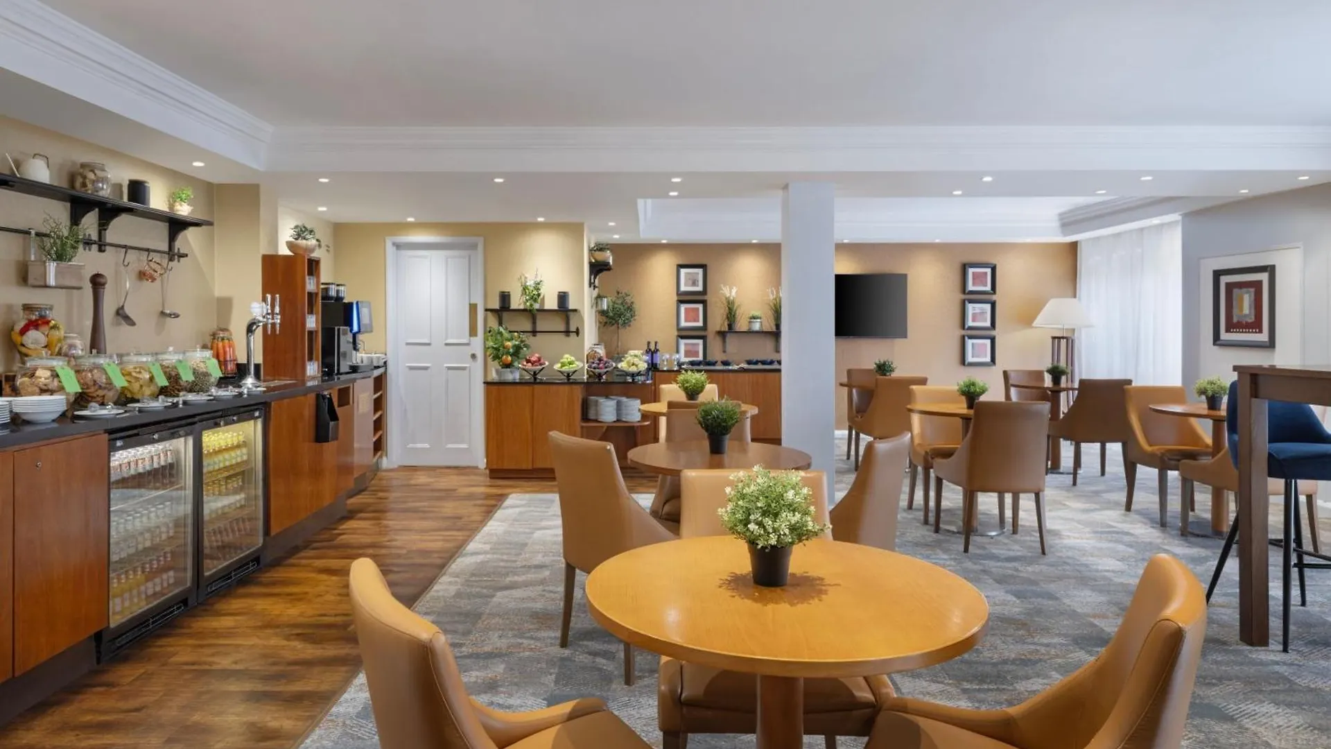 Delta Hotels By Marriott Heathrow Windsor